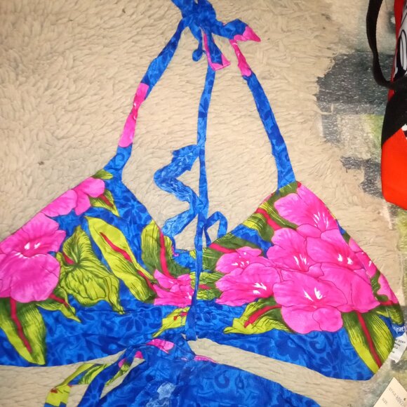 Unity Trading Hawaiian Floral Wrap Skirt Sarong Bikini Top Crop Beach CoverUp OS - Picture 3 of 4